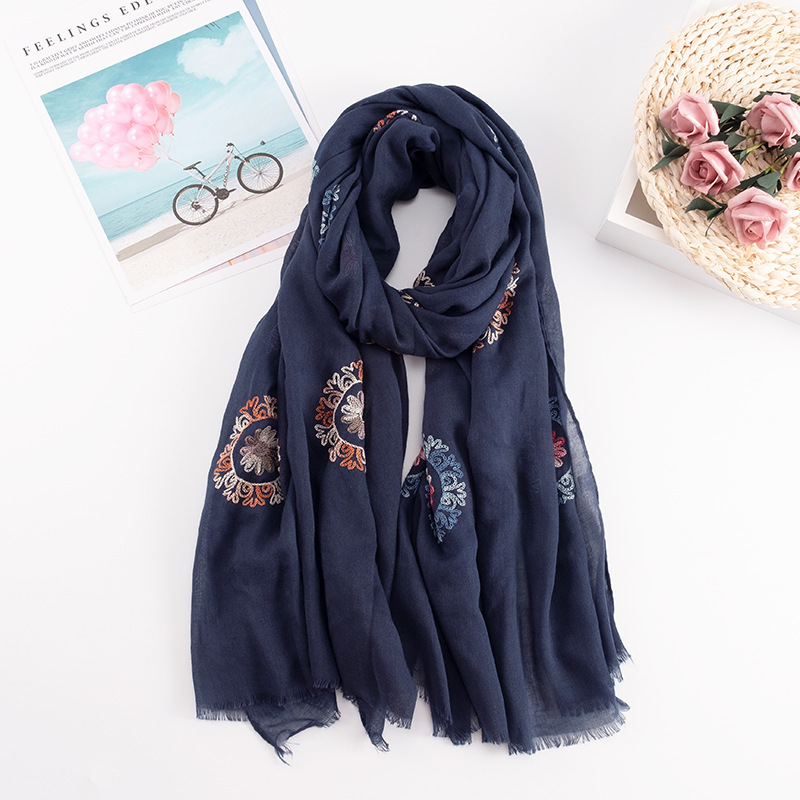 Many Colours Ethnic Embroidery - Shawl Wrap Winter บทวิจารณ์และราคา